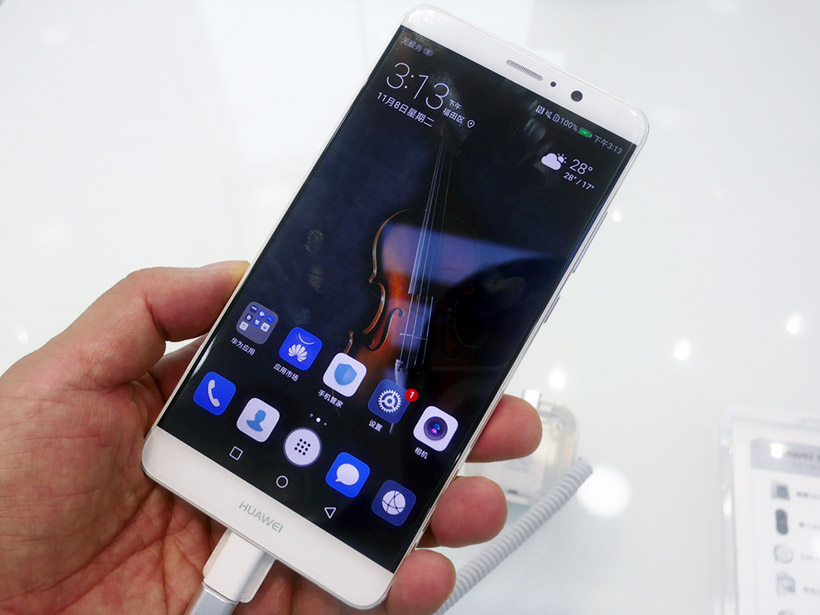↑11月3日に発表された「Mate 9」。P9より性能を上げたハイスペックモデル